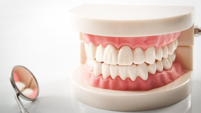 Denture